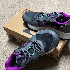 Nike Men's Gray and Purple Athletic Shoes